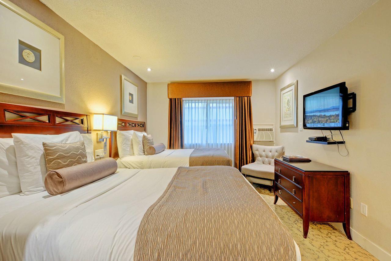 Red Lion Inn And Suites Victoria Saanich Eksteriør billede