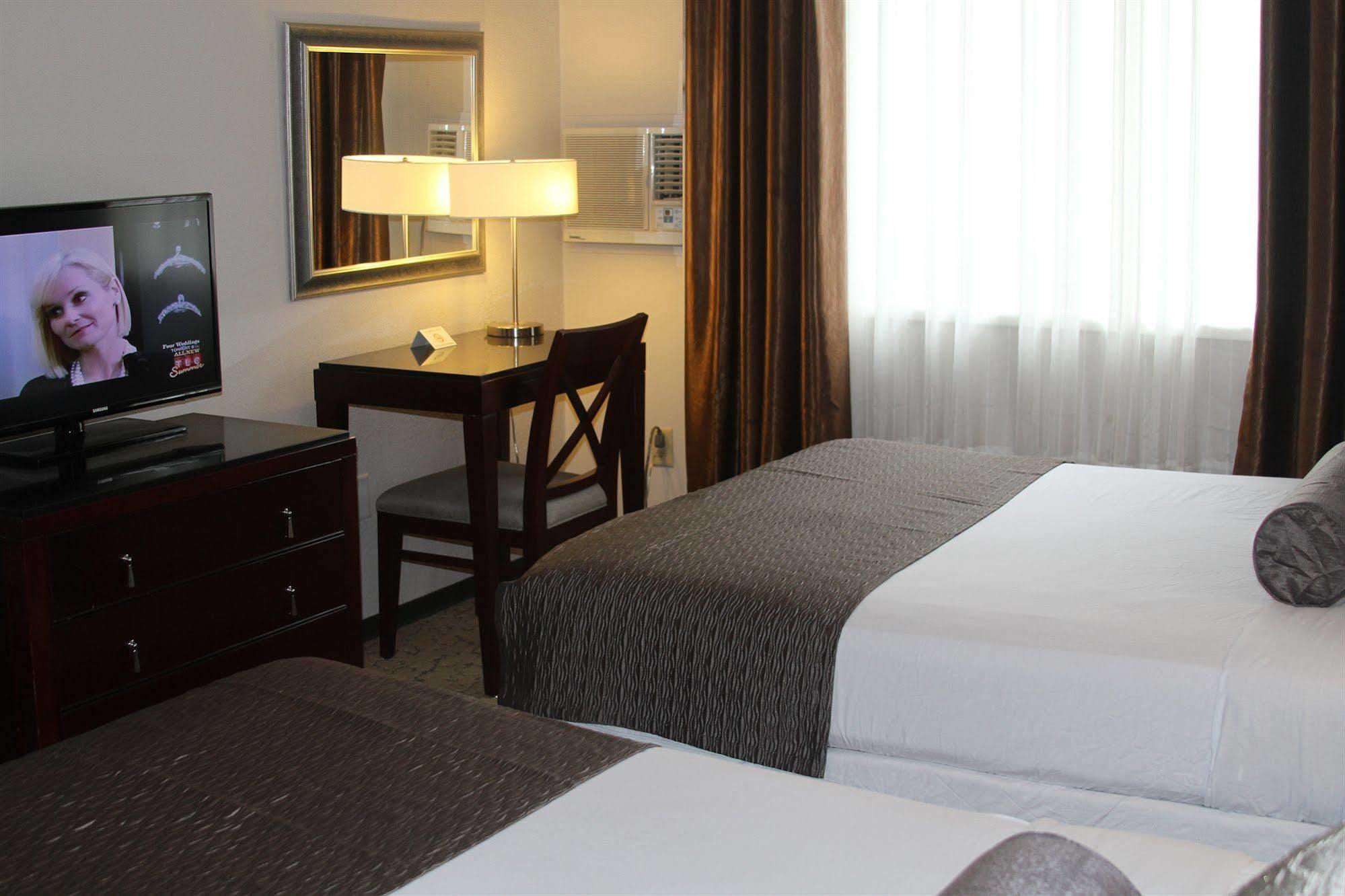 Red Lion Inn And Suites Victoria Saanich Eksteriør billede